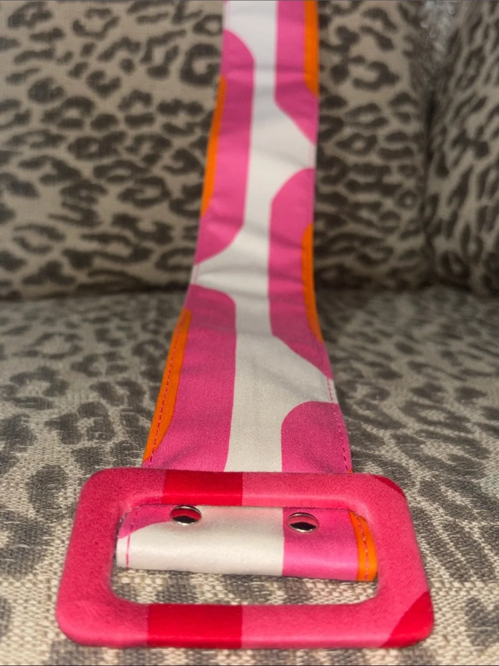 Vintage inspired 70s/70s retro colorful belt geometric trippy fun bold pink